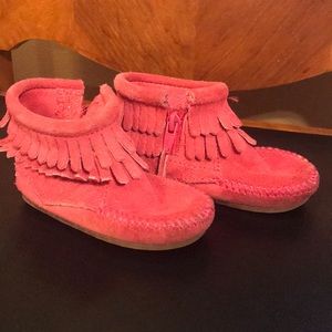 Minnetonka Baby/Toddler Moccasins size 4